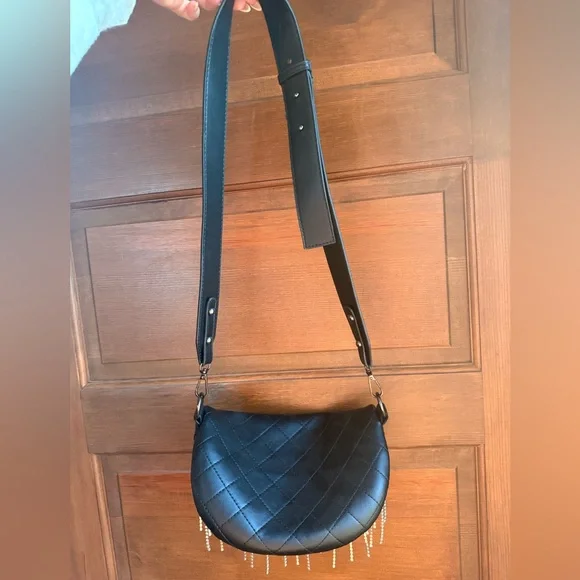 Pink Lily Black Quilted Rhinestone Fringe Belt Bag ✨ - Picture 5 of 8